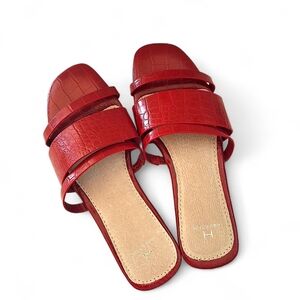 Halston Red Croc-Embossed Flat Slide Sandals – Size 8